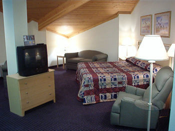 Ameristay Inn & Suites Waverly 외부 사진